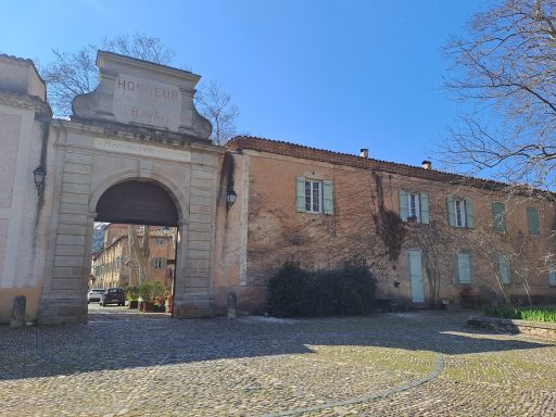 Entrée de la manufacture de Villeneuvette