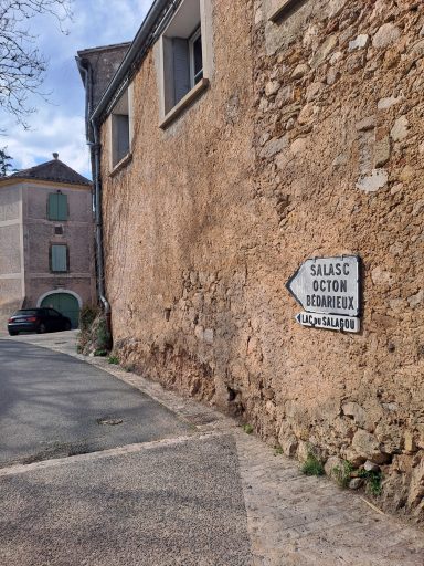 Direction Le Lac du Salagou